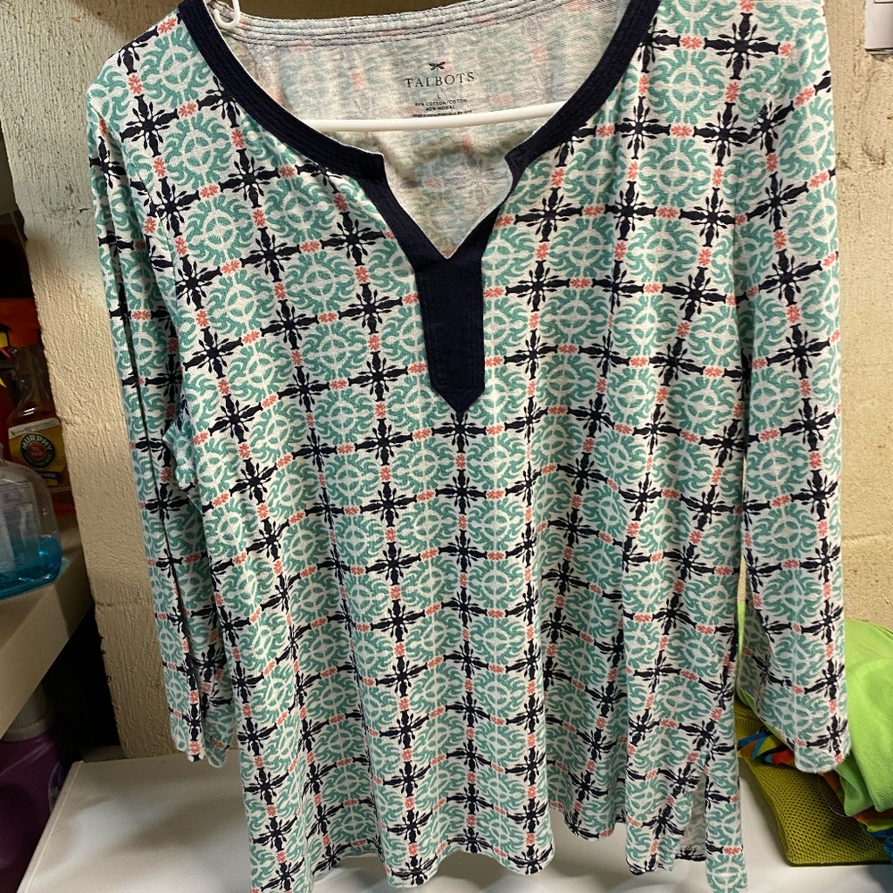 Talbots large v-neck 3/5 sleeve top